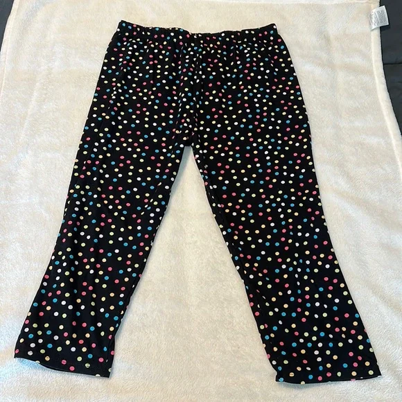 Leggings Depot, Pants & Jumpsuits, Leggings Depot One Size Plus Size  Polka Dot Capri